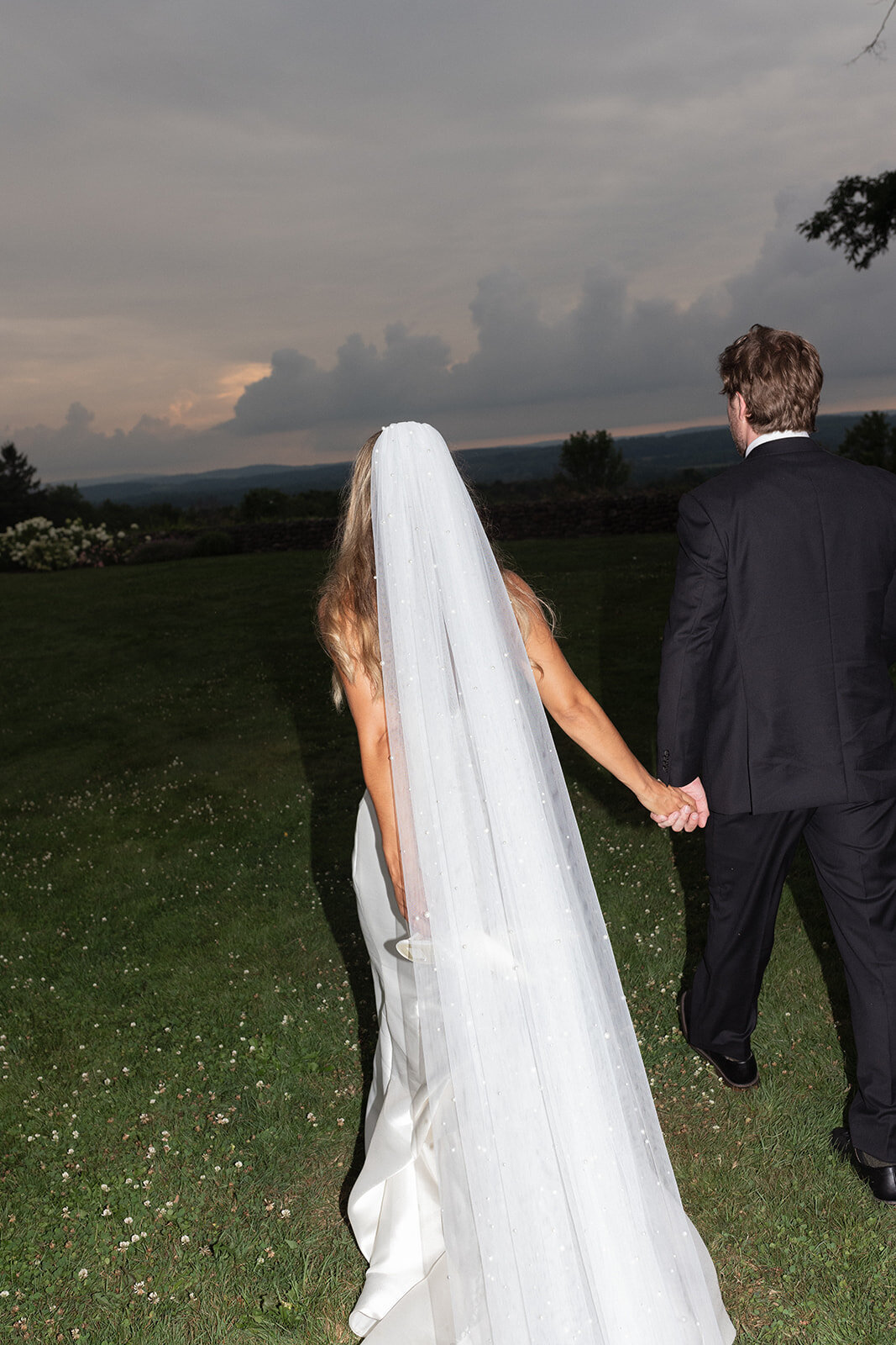 outdoor-sunset-wedding-portraits