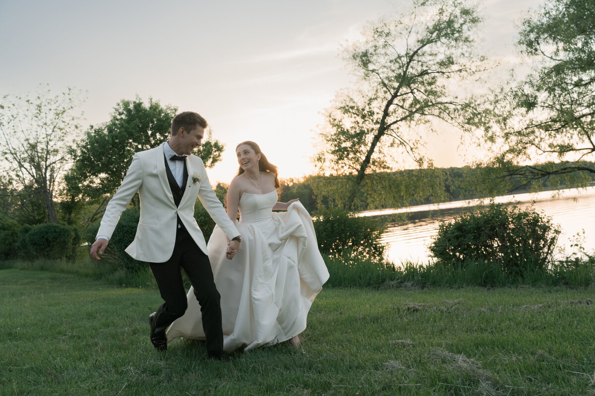 Grace & Ardor Co. East Coast Wedding Engagement Photography Pennsylvania New York City New Jersey Timeless Bold Art Direction Editorial Erin McGeever Lake House Inn-37