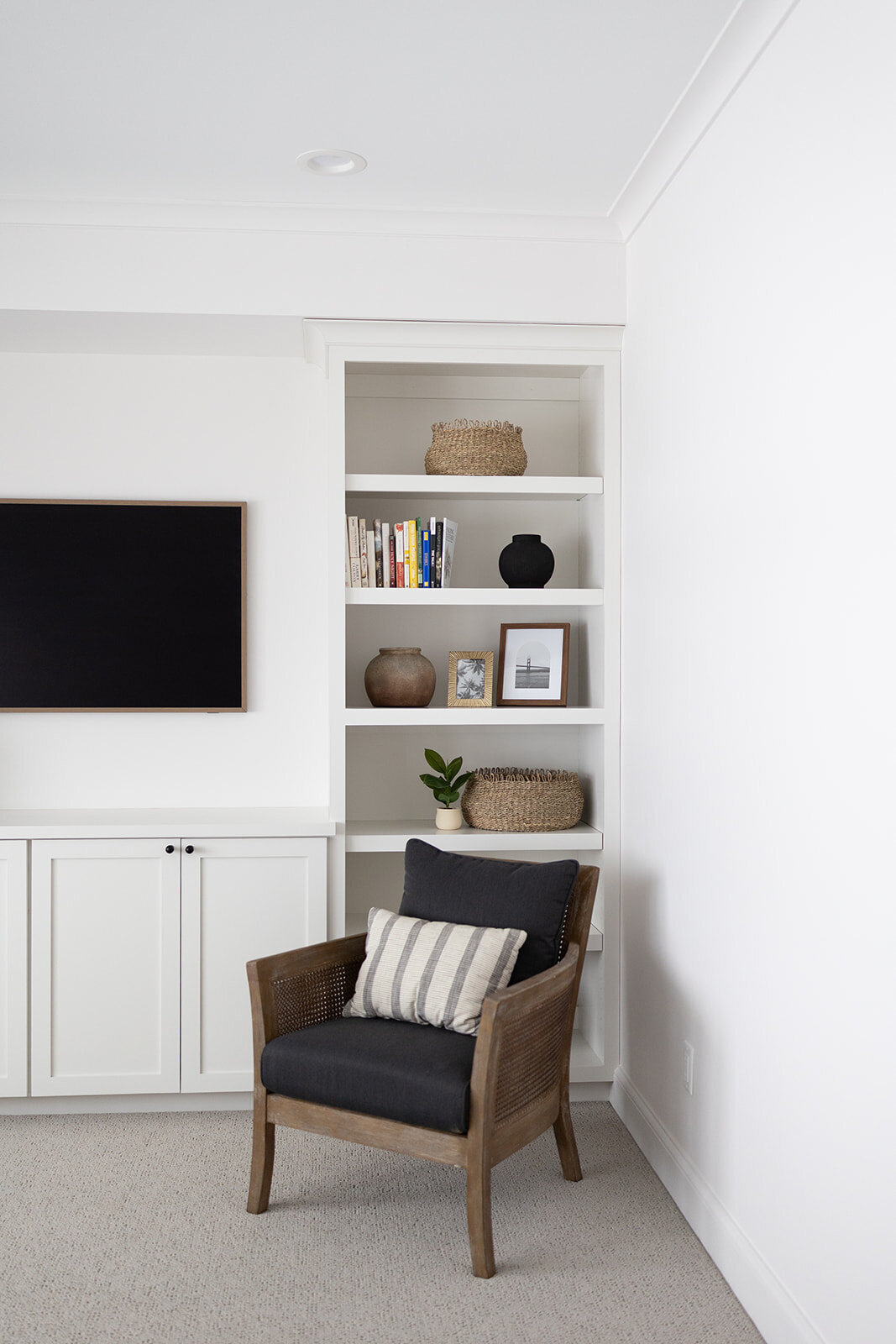 michele rosenboom design cozy colonial family room 4