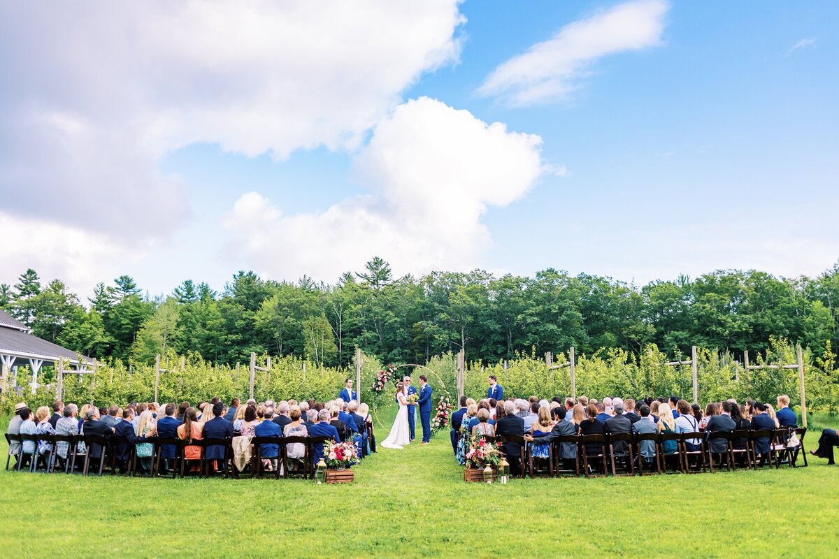The-Greenery-Colorful-Apple-Orchard-NH-New-Hampshire-Wedding-Photography_0040