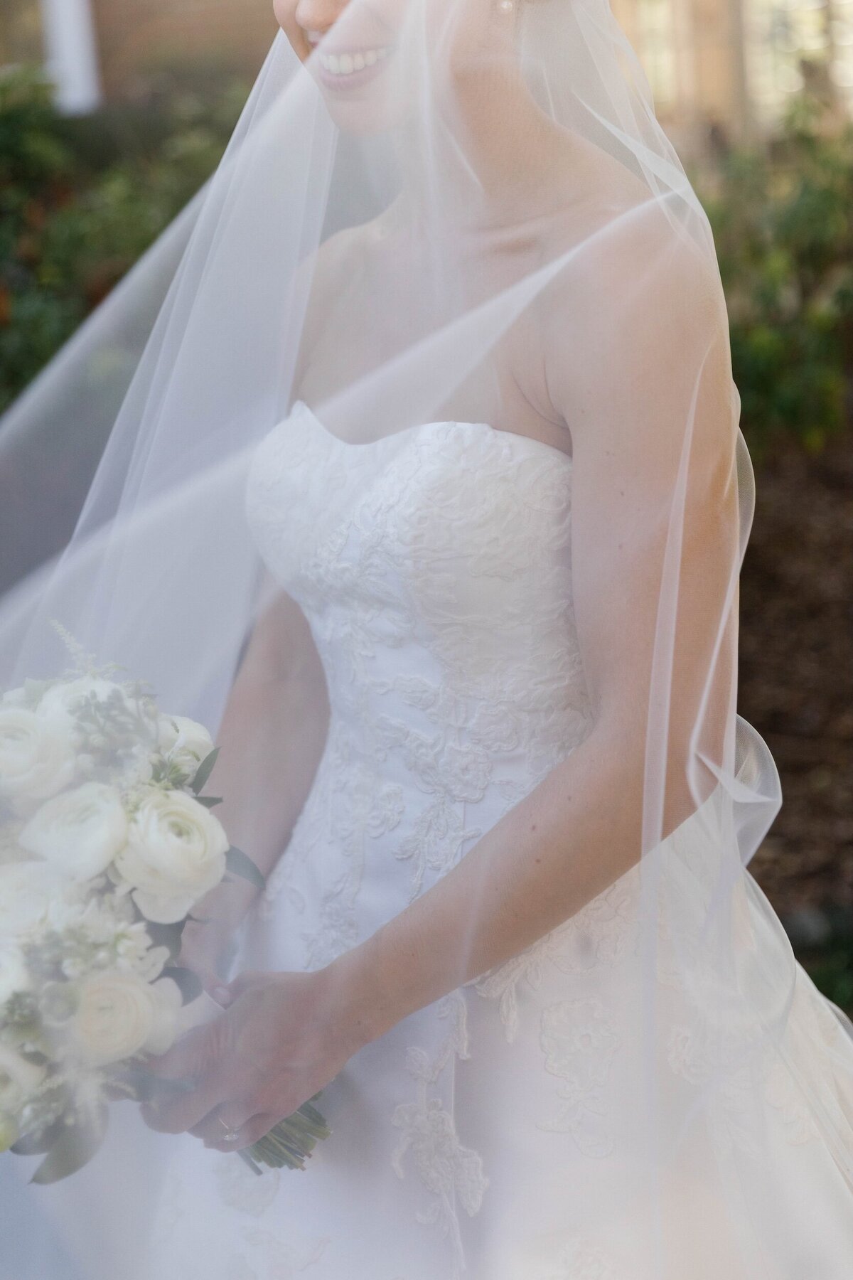 simply-white-bridal-ny-veil