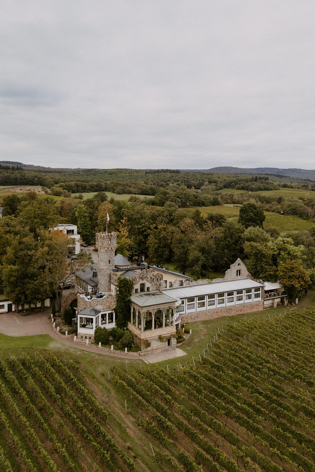 671-LauraSeitzFotografie-Melissa-Michael-Hochzeit-04102024DJI_0417_websize