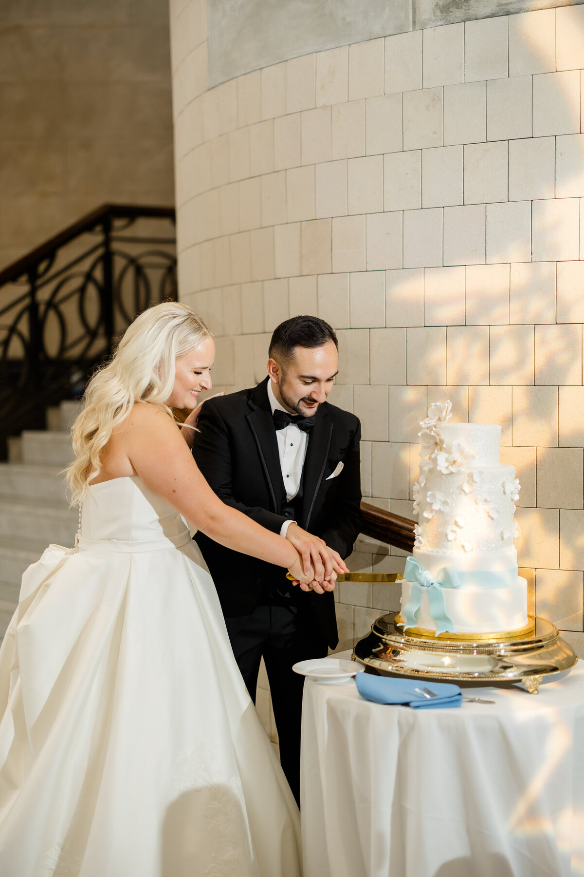kasia-sickau-photography-cincinnati-ohio-wedding-photographer-caitlyn-mohammed-cincinnati-art-museum-wedding57