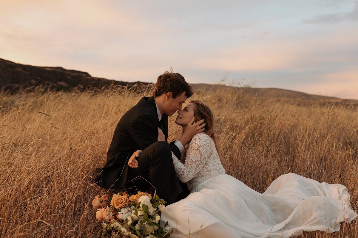 Audrey Paige Photographer - Rowena Oregon Couple_0340