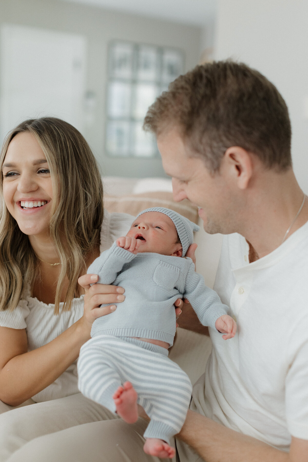 Indianapolis family photographer newborn lifestyle portrait