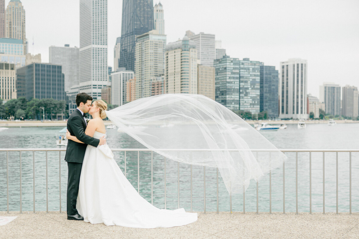 Lexi Benjamin Photography_An Elegant fall Chicago Wedding steeped in Chicago at The Rookery-40
