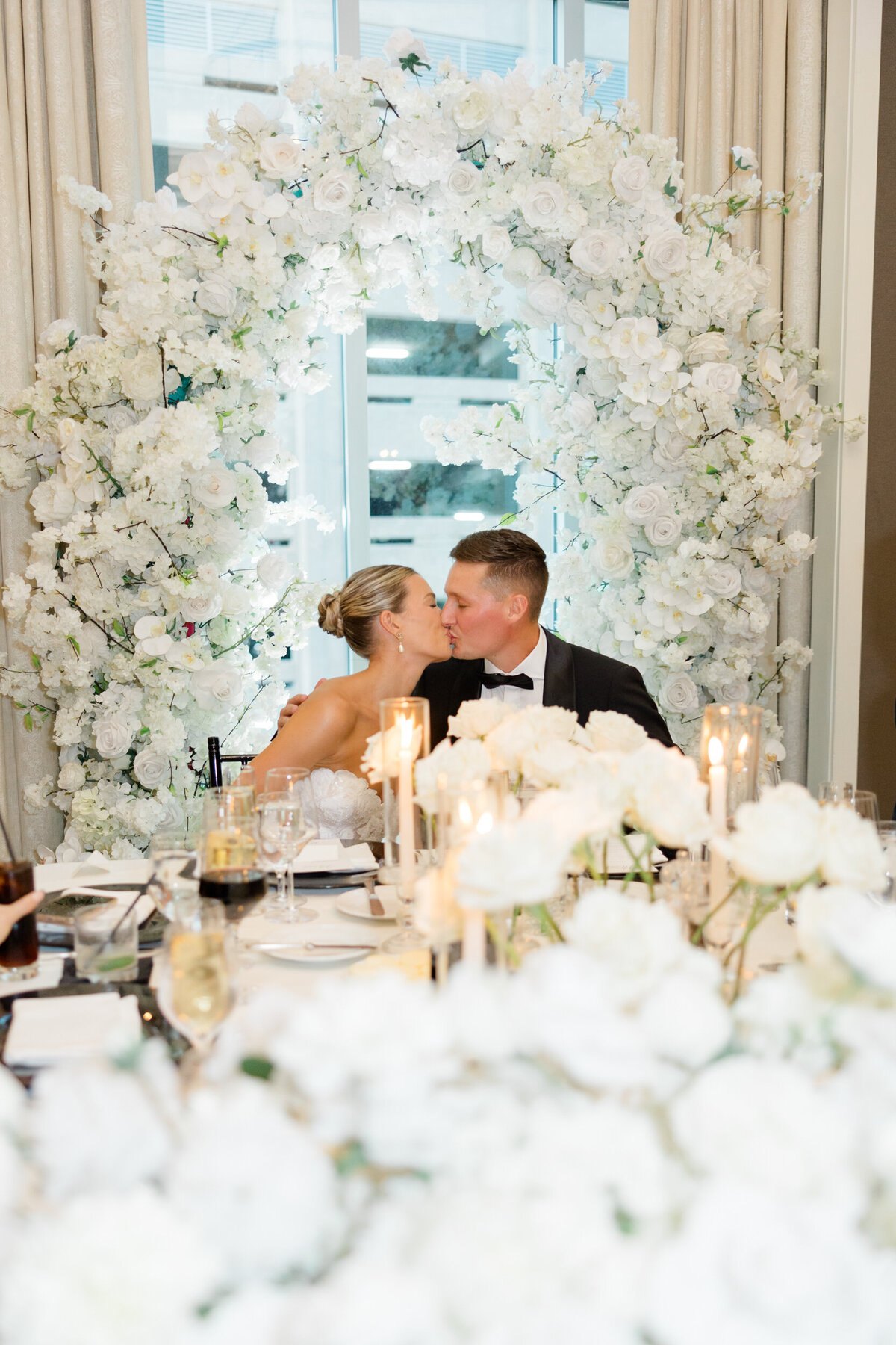 Lexi Benjamin Photography_Waldorf Astoria Chicago Wedding_09.21.24-217