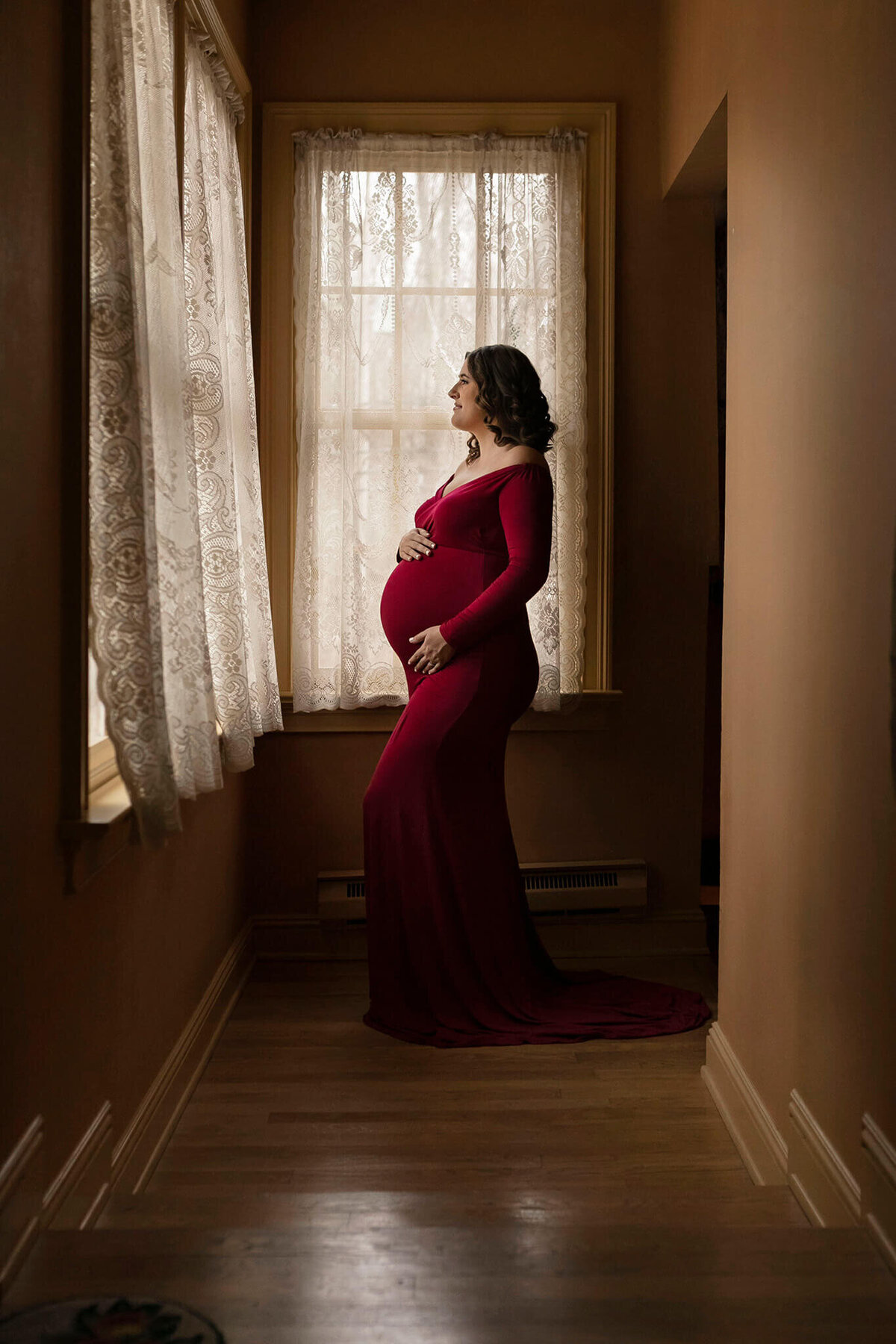 NJ Maternity photographer Kristine Esposito Photography poses mom to be