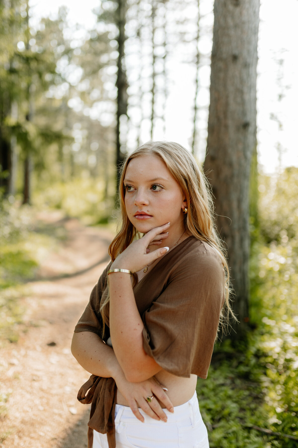 Duluth, Minnesota senior portraits at Hartley Nature Center