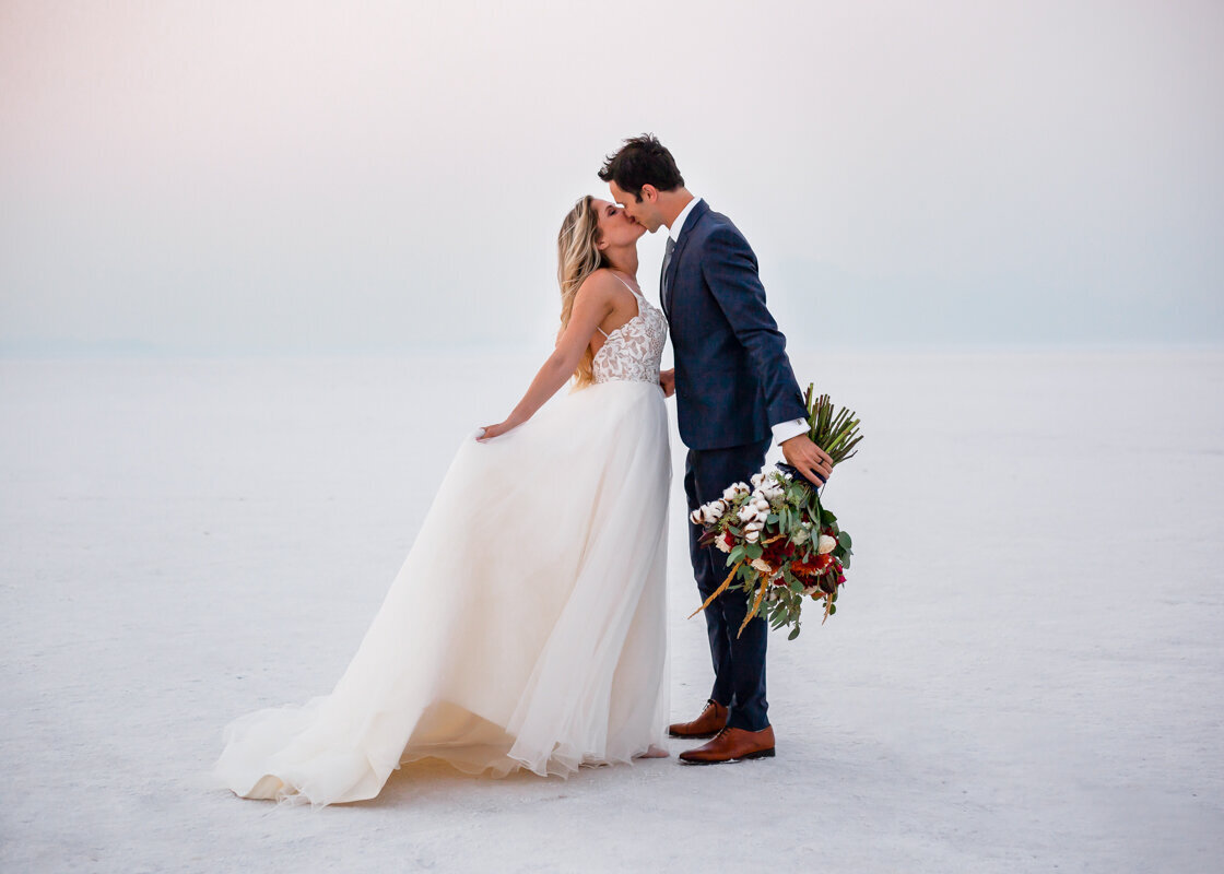 180830_Jenn&BenBridals_BonnevilleSaltFlatsUtah_AnjaJensenPhotography_001-163
