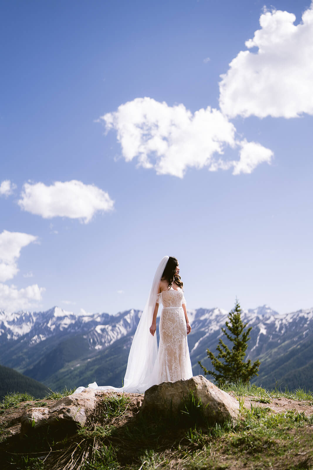 sharron-ian-aspen-mountain-club-wedding-bridal-portraits-3