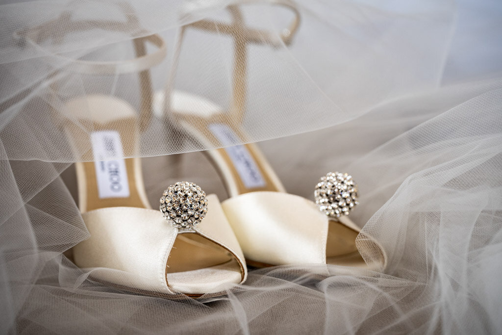 4-Milwaukee-Art-Mueseum-Wedding-Lauren-Ashley-Studios