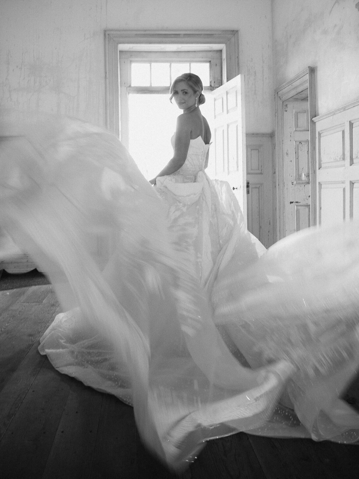 Jenny-Haas-Photography-The-Atelier-by-Prof.-Jimmy-Choo-Wedding-Dress-Luxury-DC-Planner