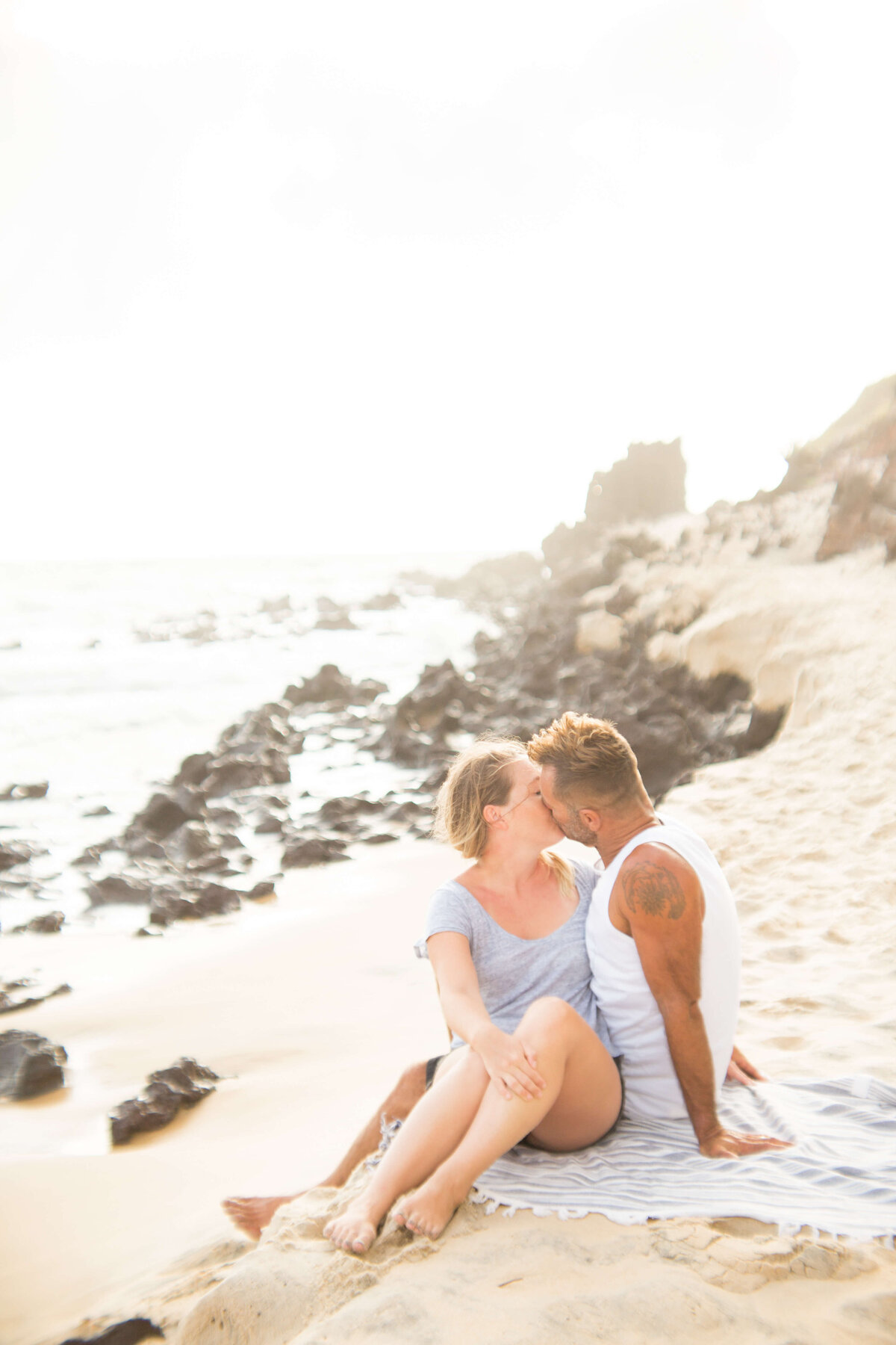 RomanticSunriseAnniversaryPhotosPraiadaPipaBrazil_JessicaHuntPhotography15