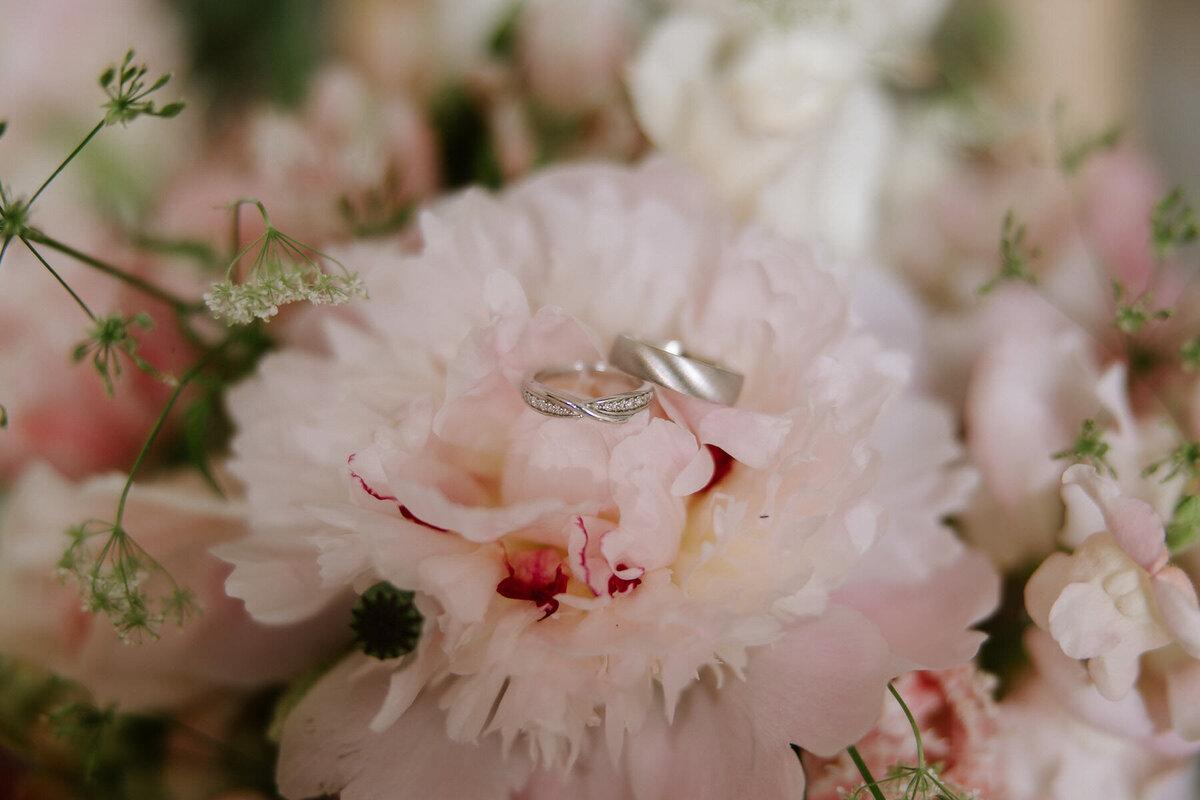 0395Sophie & Ross - Hazel Gap Barn - Dan Tomkins Photography-1
