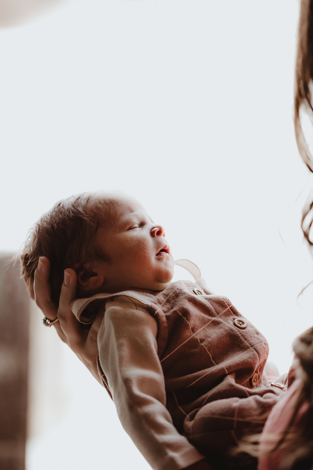 WINDOW LIGHTING NEWBORN