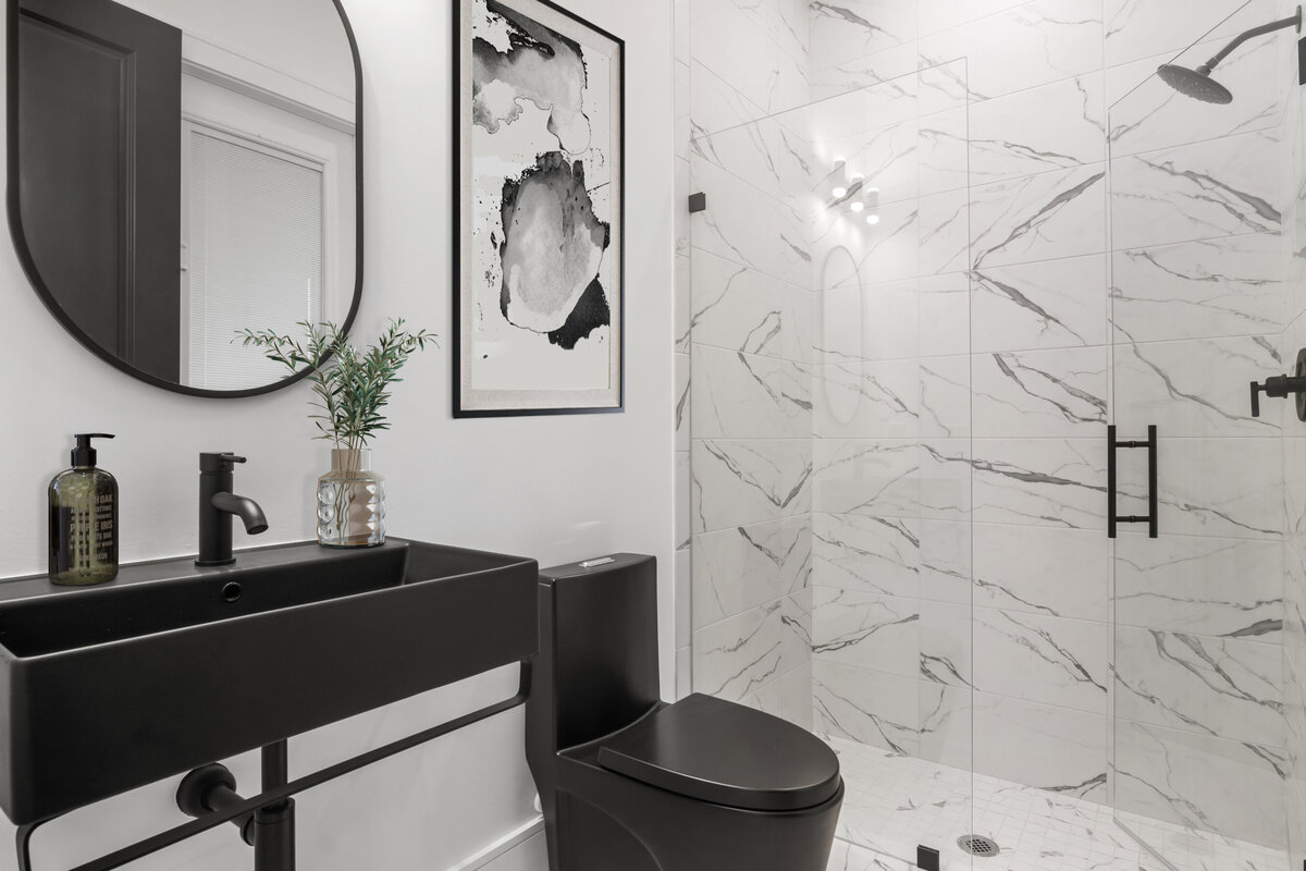 19536 The Place Blvd Bathroom 6 Virtually Staged v2