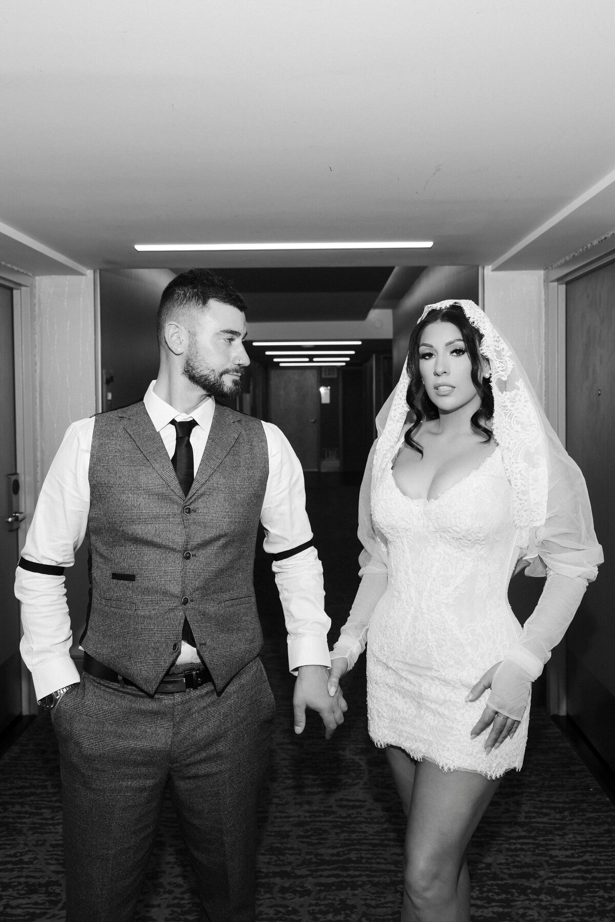 22riskyexposure_aimee-adrian_las-vegas-elopement-photography