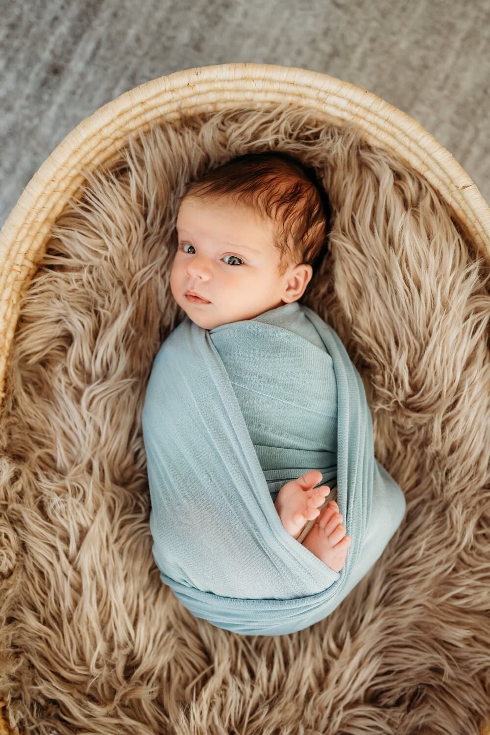 awake-newborn-photoshoot