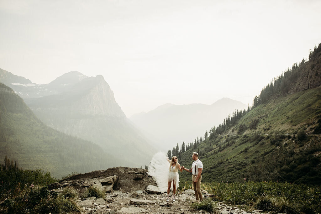 glaciernationalparkengagementphotographer-glaciernationalparkengagement-glaciernationalparkcouplesphotos-45