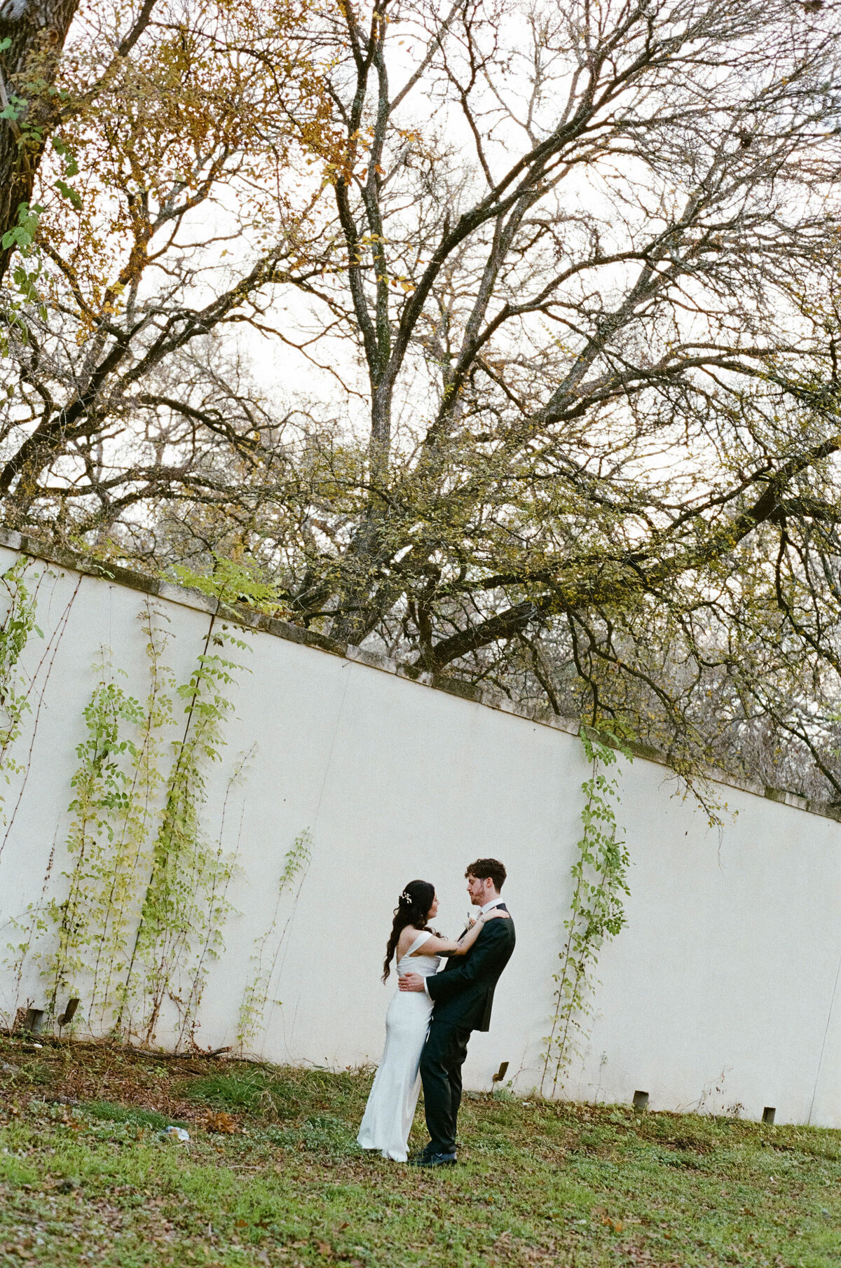Lindsey&AlexWeddingPhotos_Film_AustinWeddingPhotographer_HereafterFilms_-86