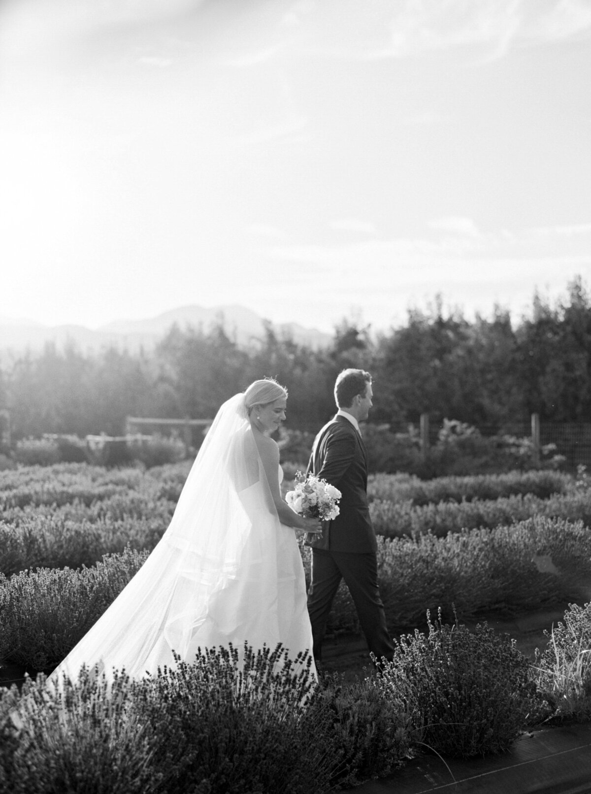 weddings-at-the-orchard-hood-river-oregon-wedding-photographers-the-tenneys-5
