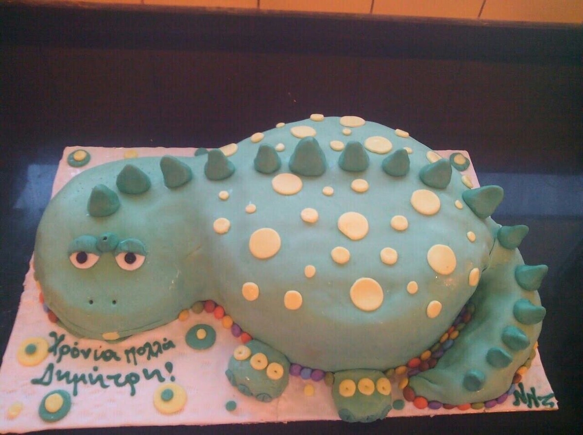 custom-dino-cake-regina-sk