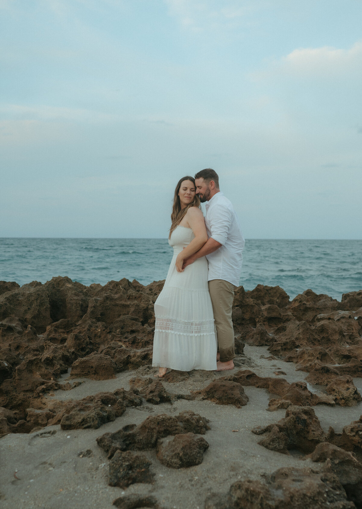 outdoor engagement photos