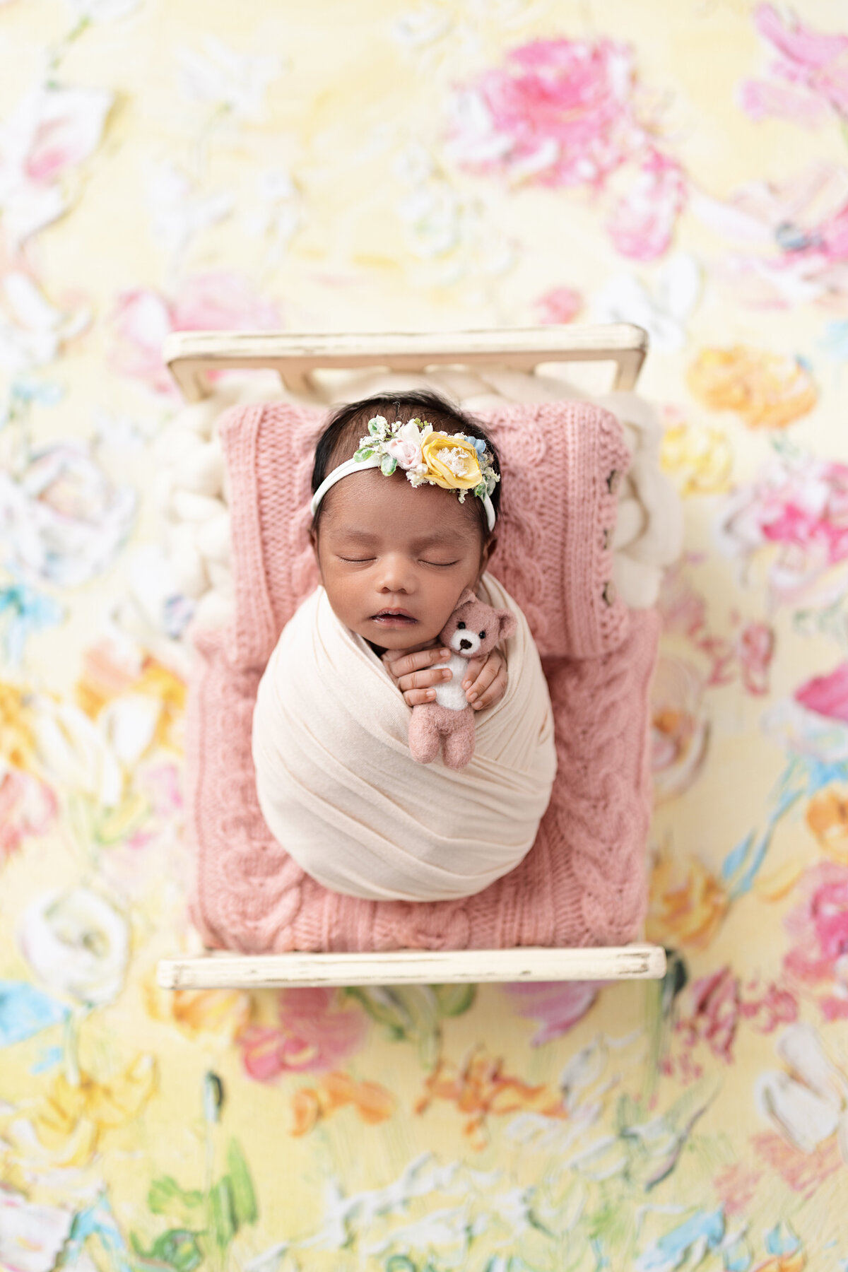 Bed (fully wrapped) - 2022-04-12 - Maya's Newborn Session - 13 days (Vanessa Parasram)105