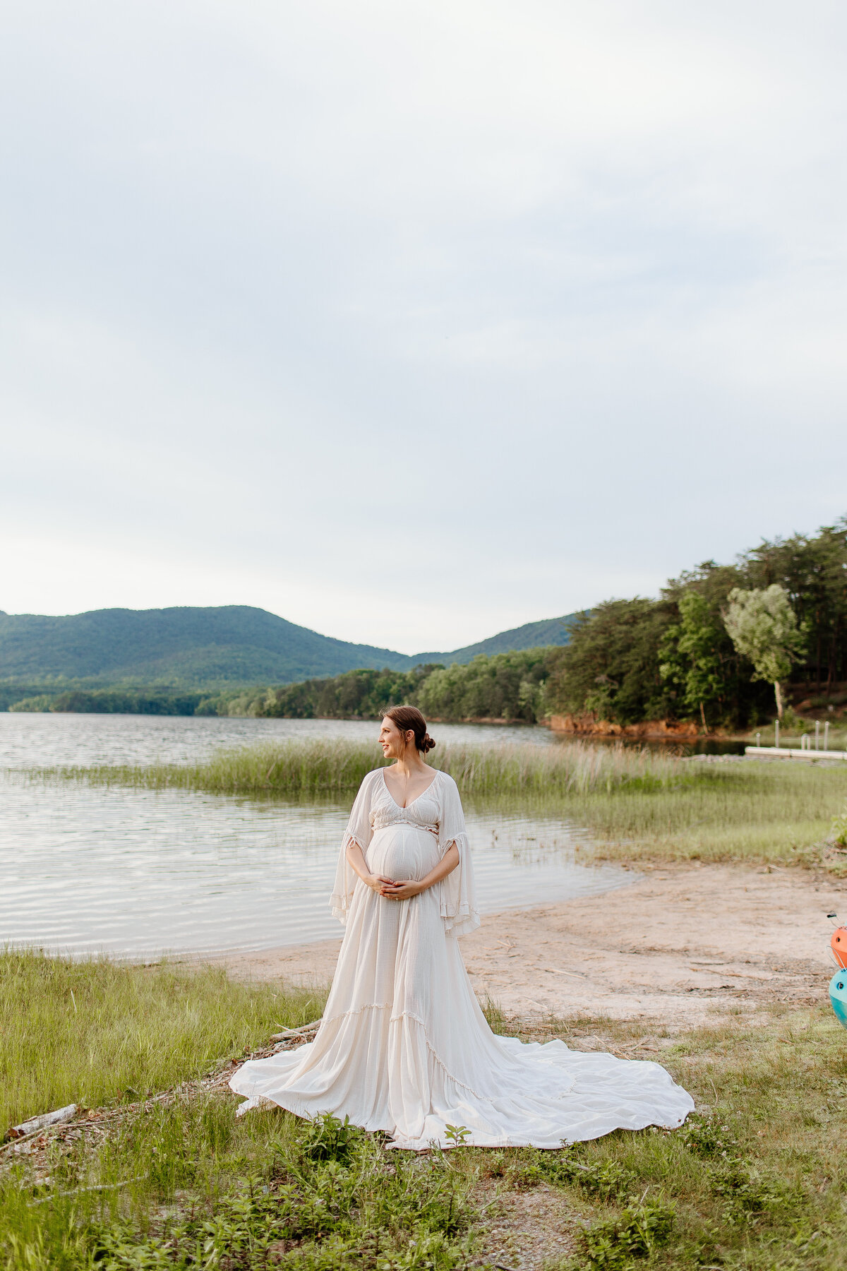 Documentary-Maternity-Session-at-Carvins-Cove-RJ-103