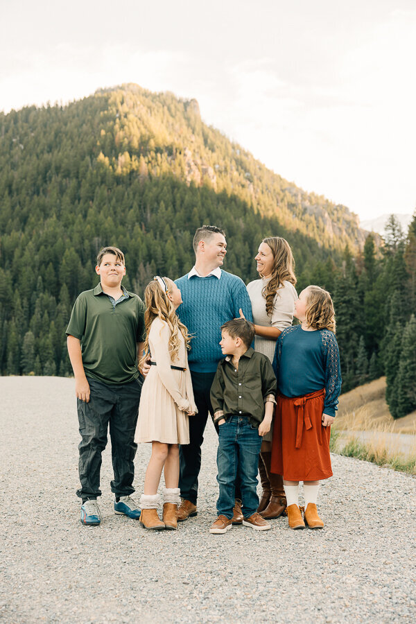 candid utah county family photographer (2 of 13)