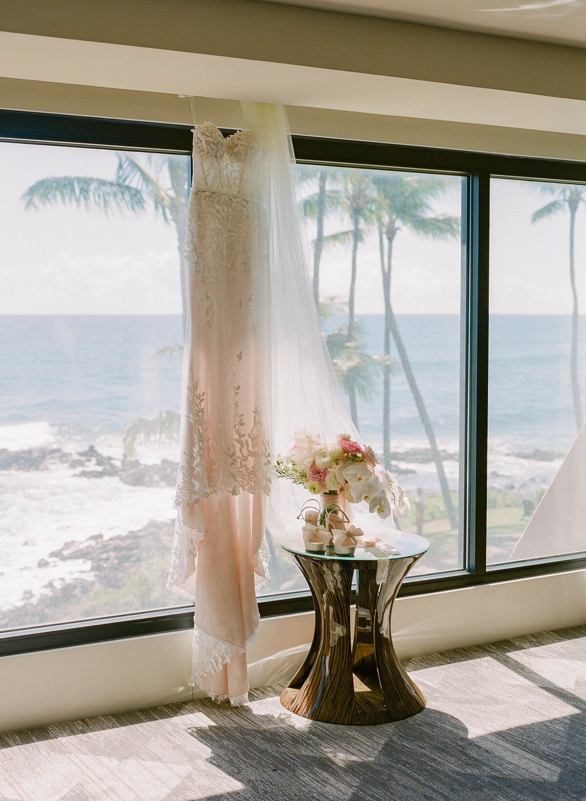 1 - Corinne & Nathan - Beach House Kauai - Kerry Jeanne Photography (29)