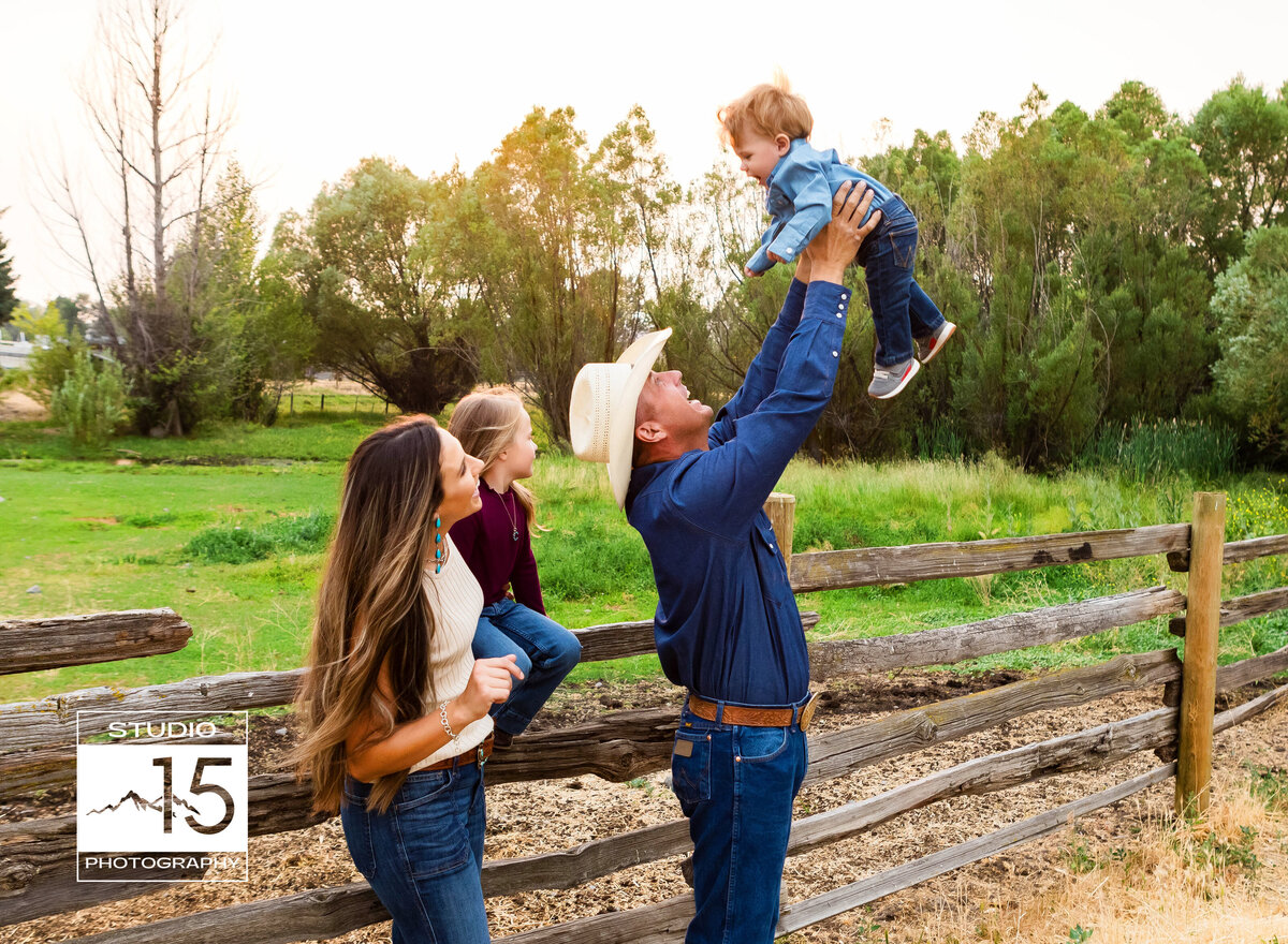 Studio15Photography CountryPhotos Eastern Oregon Photographer Jackson Hole Wyoming Photographer Star Valley Wyoming Photographer Western Photographer Family Photographer (2)