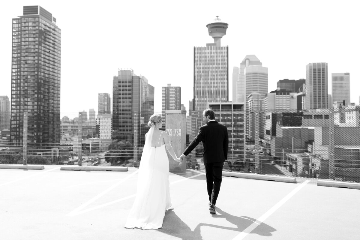 taylor&zander_calgary_alberta_wedding_rooftop_downtown_classy_modern_photography_by_taiya461