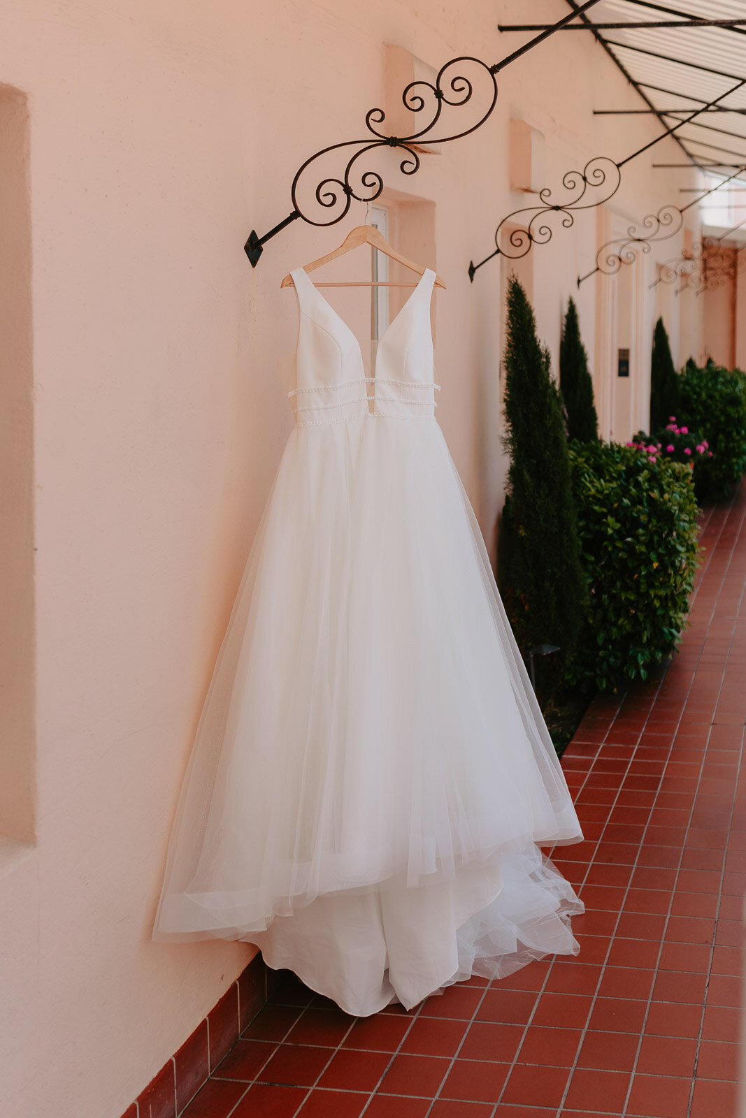 Lexx-Creative-La-Valencia-Hotel-Disney-Princess-Wedding-6