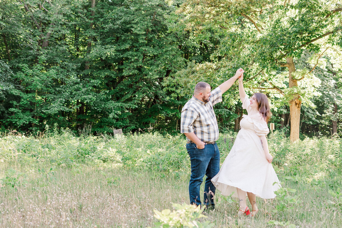 Meredith Mutza photography, Milwaukee based photographer, fall engagement session, spring engagement, engagement photoshoot, wisconsin wedding photographer, wedding photographer, milwaukee couples, milwaukee wisconsin, wisconsin spring engagement, spring couples photos, sunset photos, summer portraits