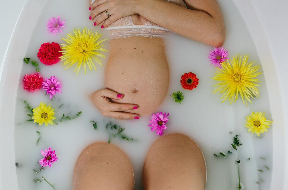 flower-milk-bath-pregnancy-1