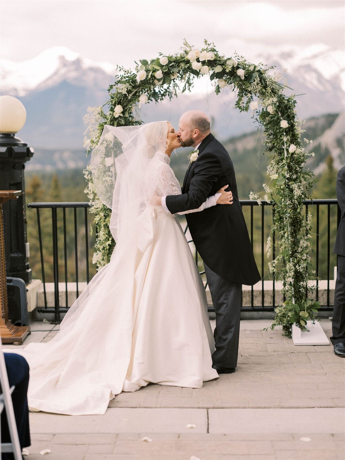 calgary_wedding_photographers_nicole_sarah_fairmont_banff_springs-203_websize