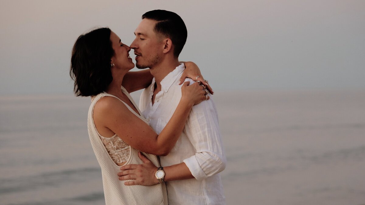 Couple elopes on the shores of lake Michigan