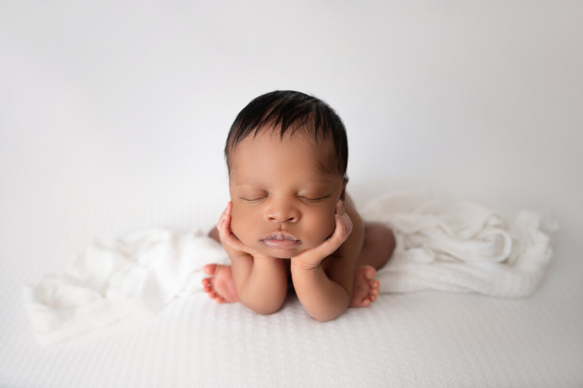 24 Charlotte posed newborn photography
