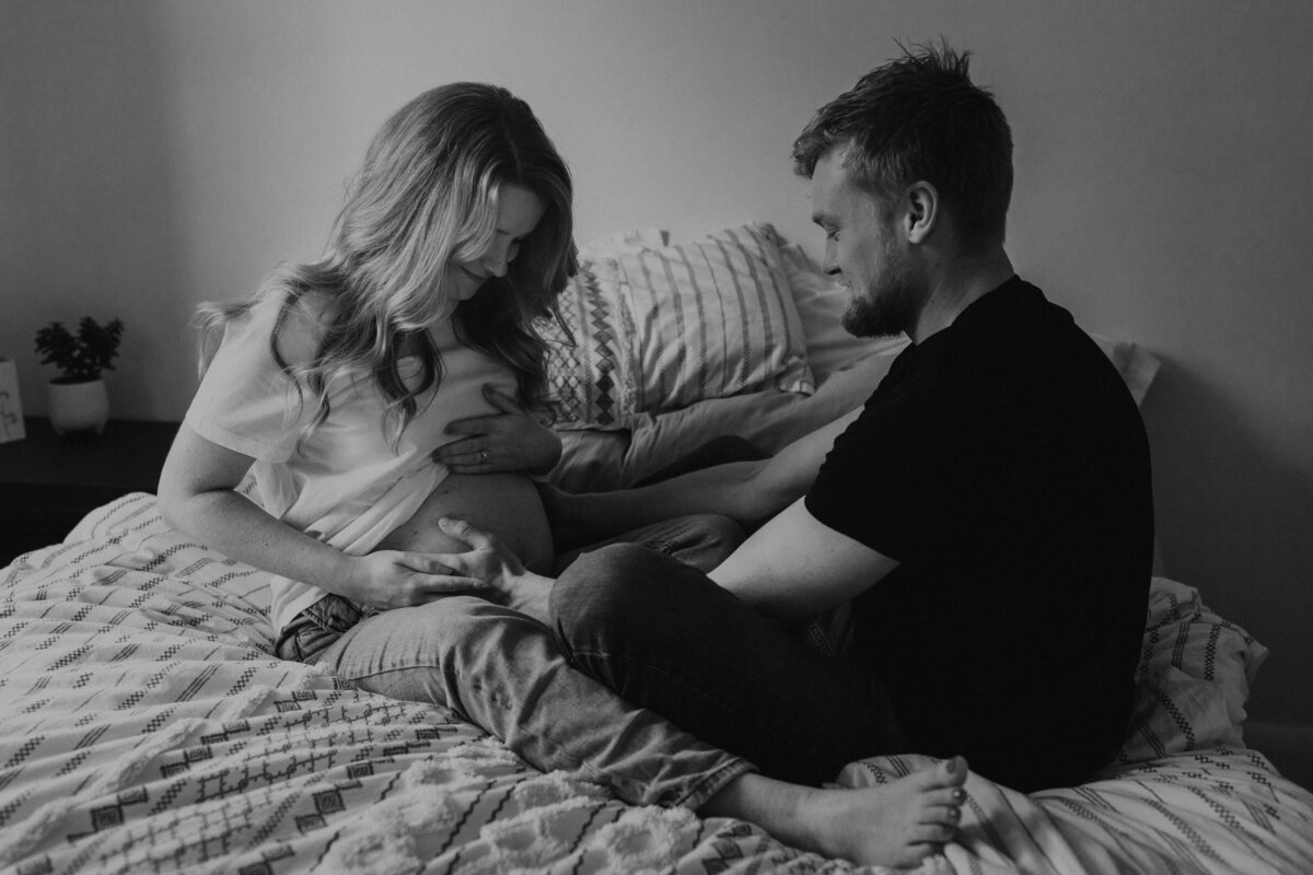 shalun-maternity-home-session-intimate-photography-hamilton-7