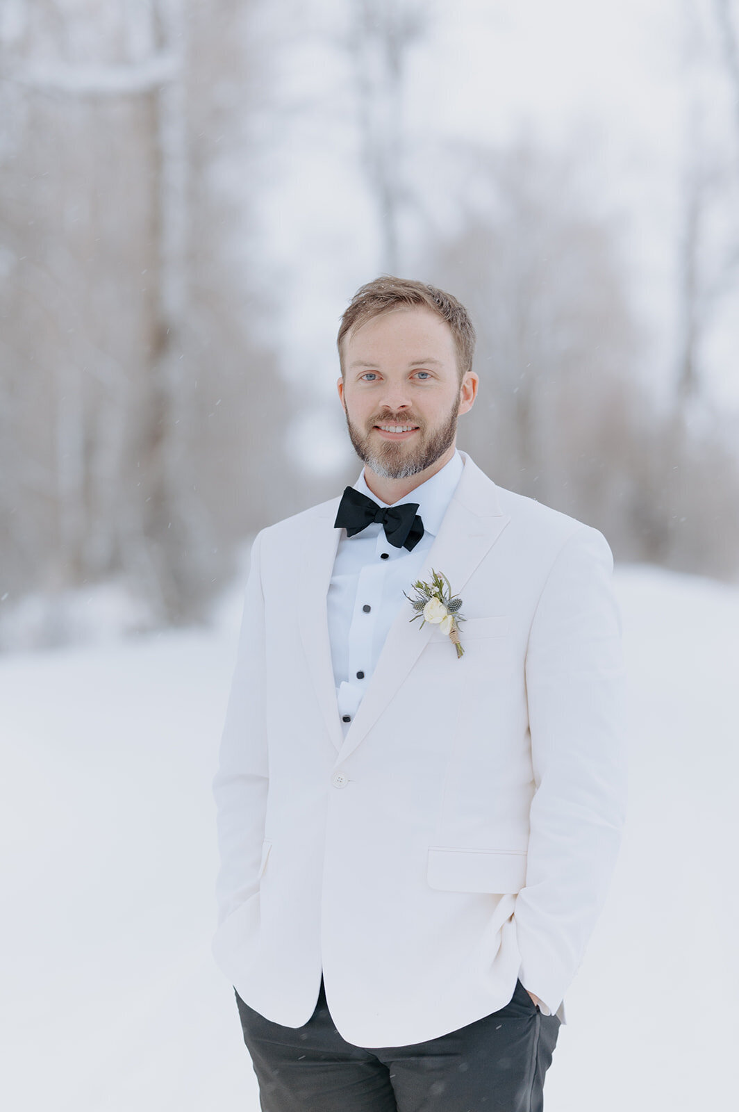 Winter-Elopement-B-T-417