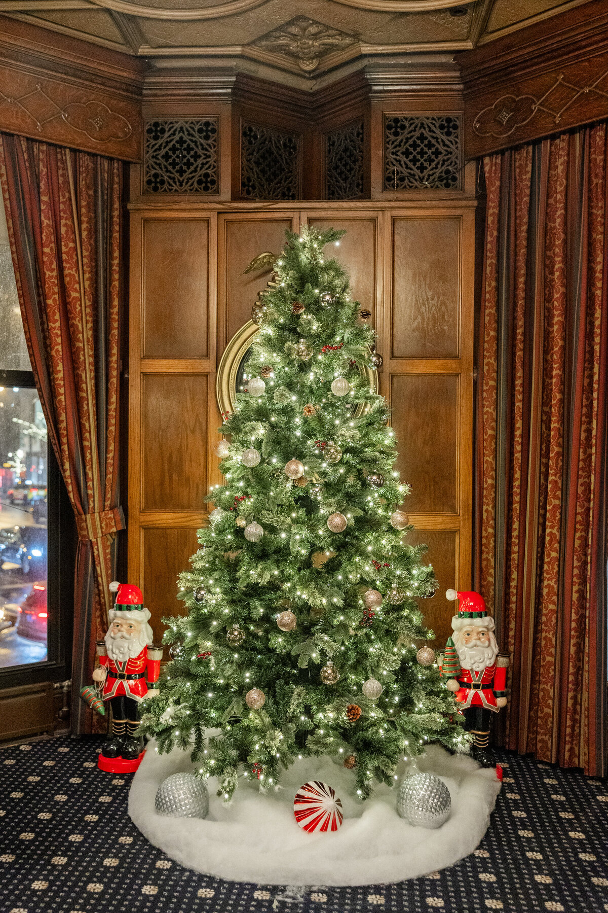 winter-chicago-wedding-the-drake-8