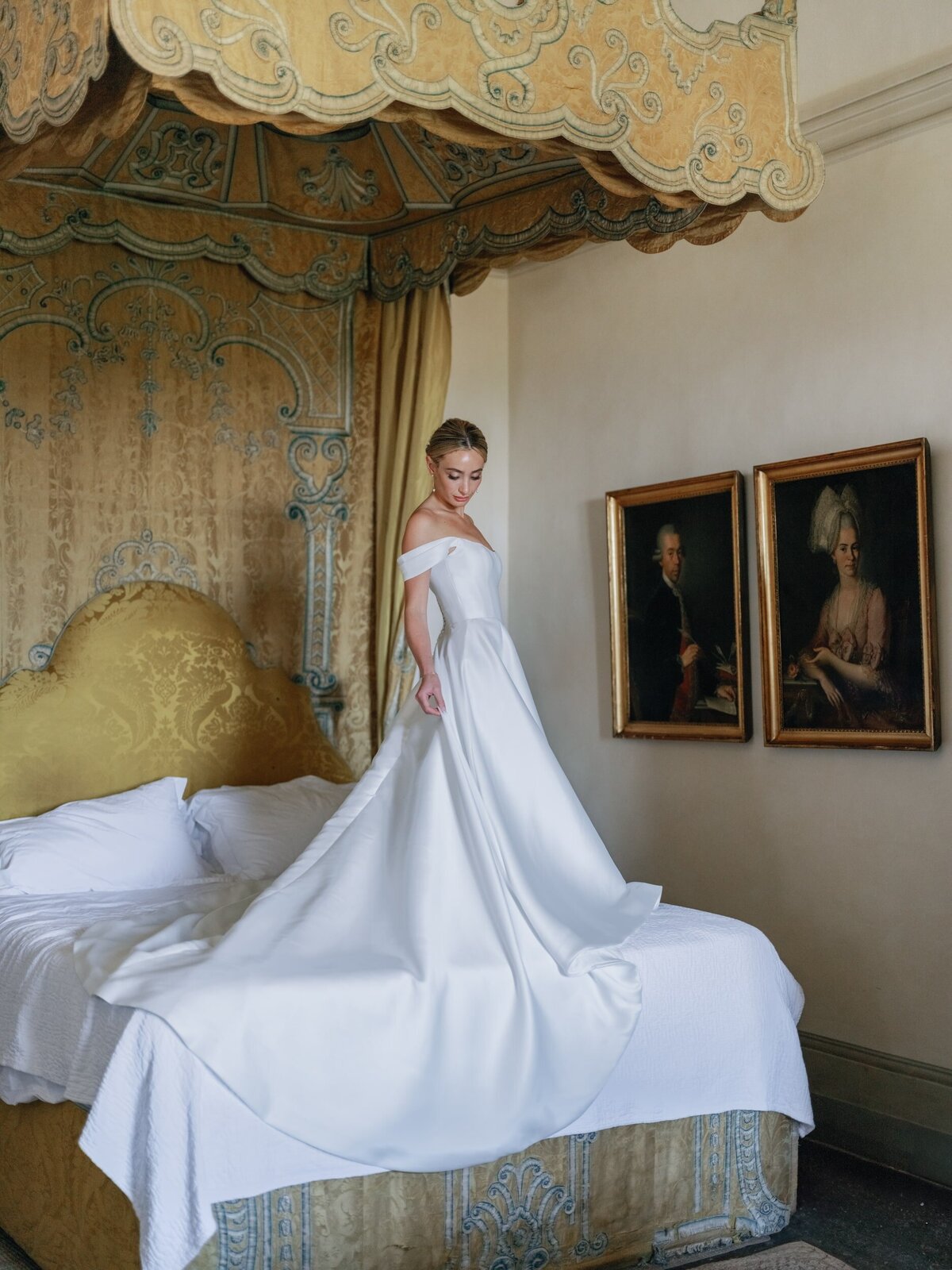Brides_Villa-Cetinale-Italy_Redamancy-Photo-and-Film_026-min