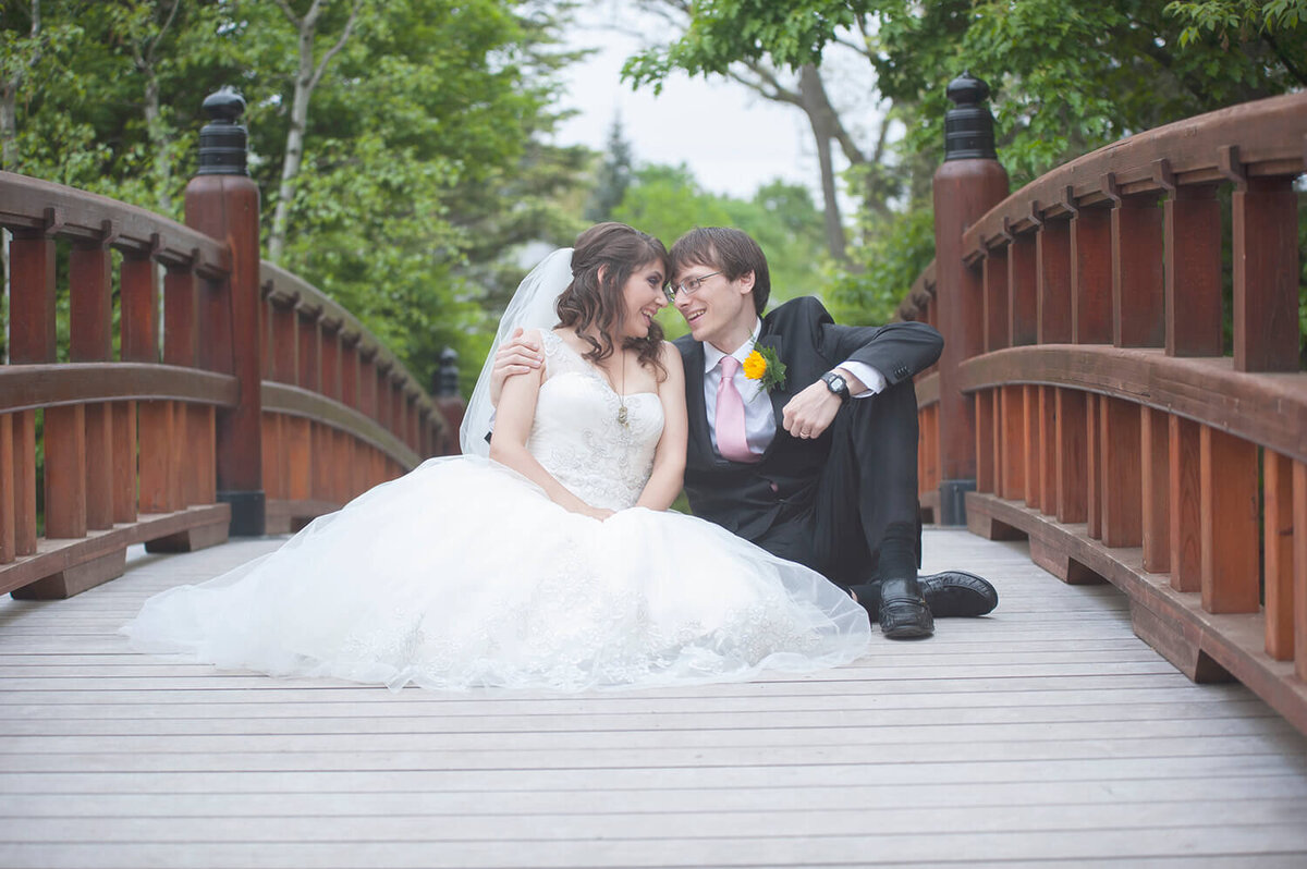Anderson Japanese Gardens sitting on the bridge Rockford Wedding Photography
