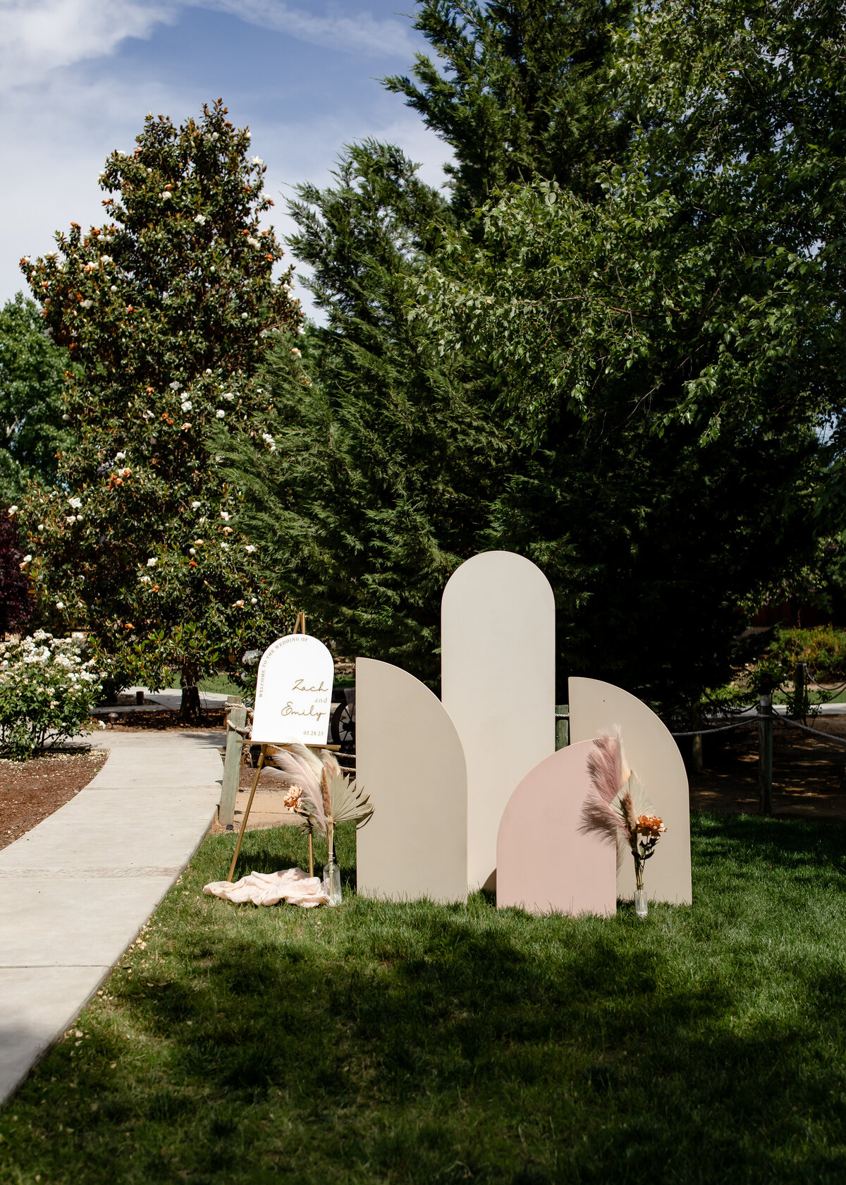 05282023_Emily+ZachWedding_GraceBarnCA_AnjaJensenPhotography-363