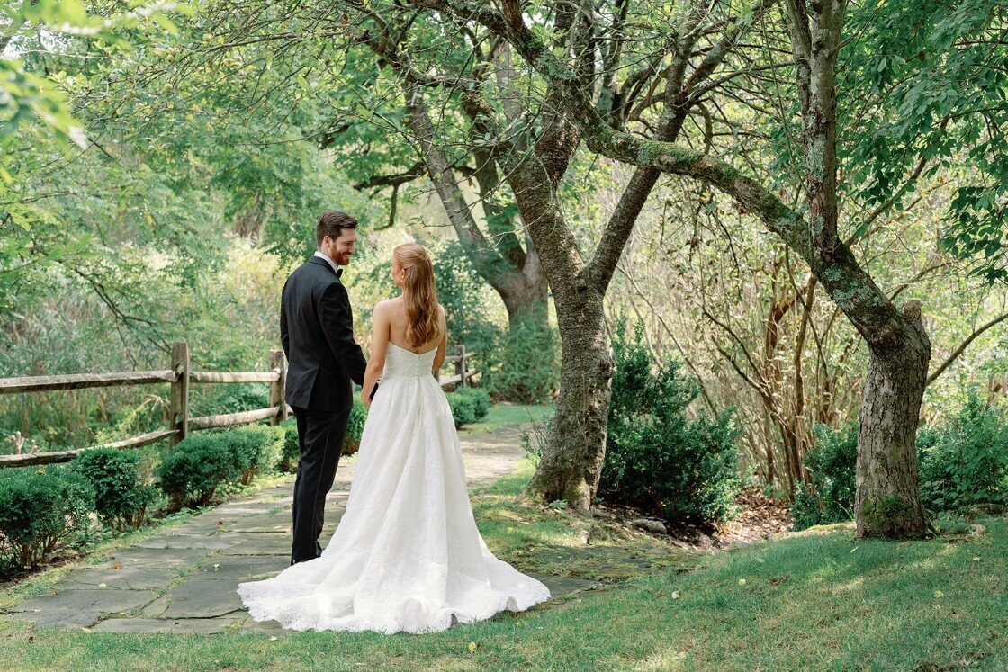 Alyssa and John at Crossed Keys Estate in Andover, New Jersey
