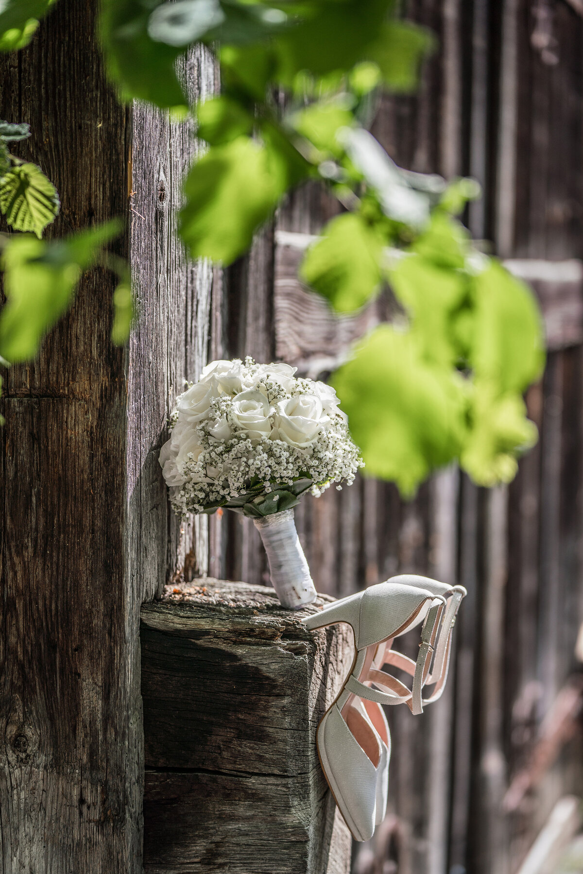 Karhause-Ittingen-Hochzeitsfotograf-Wedding-Photographer-Schuhe-Shoes-Musto-Studios