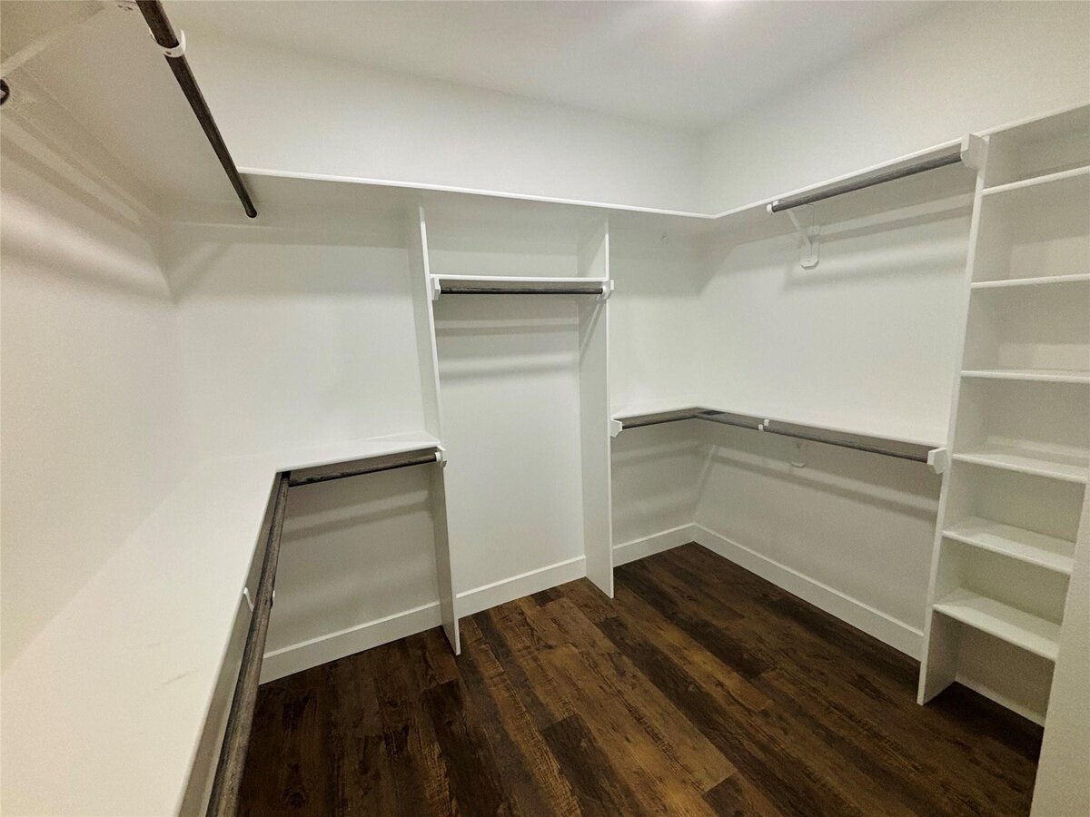 14 master closet 2