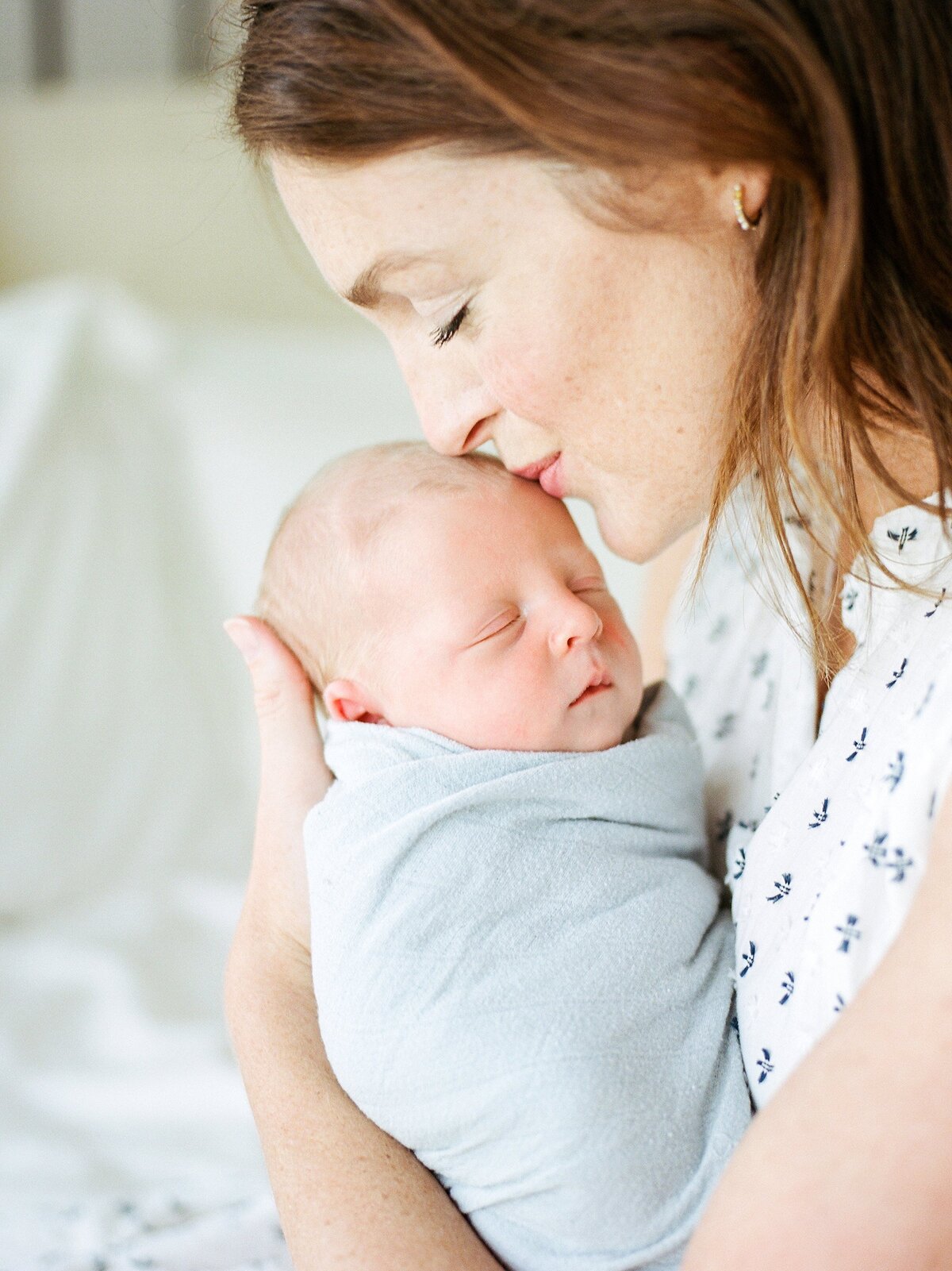 timeless-newborn-photos-charlottesville-va-amy-nicole-photography-0016